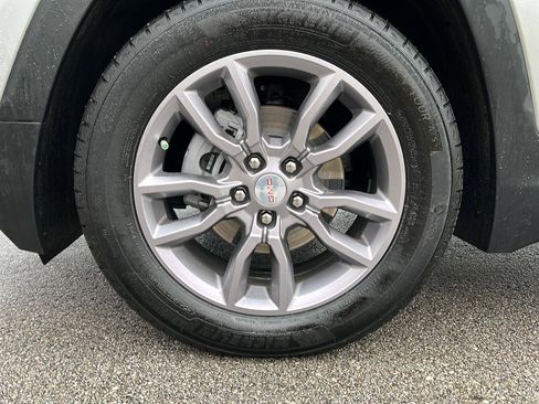 Used 2022 GMC Terrain SLT w/ Tech Package image 10