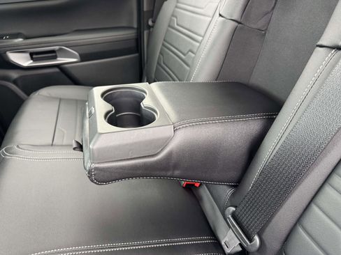 Used 2024 Ford Ranger Lariat w/ FX4 Off-Road Package image 11