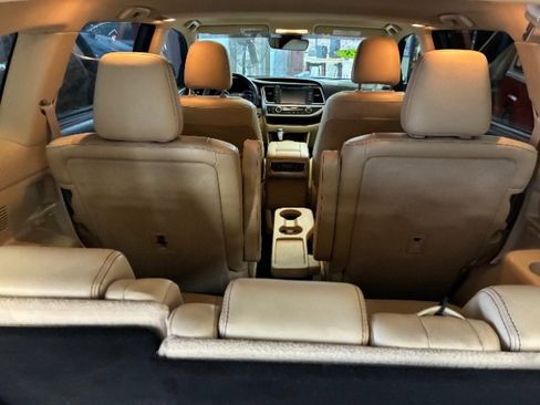 Used 2018 Toyota Highlander Limited image 14