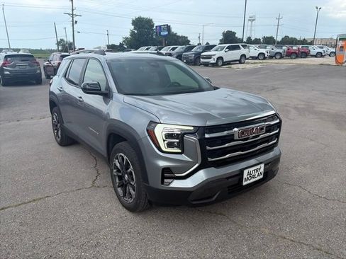 Used 2025 GMC Terrain Elevation w/ Elevation Premium Package AWD/4WD image 8