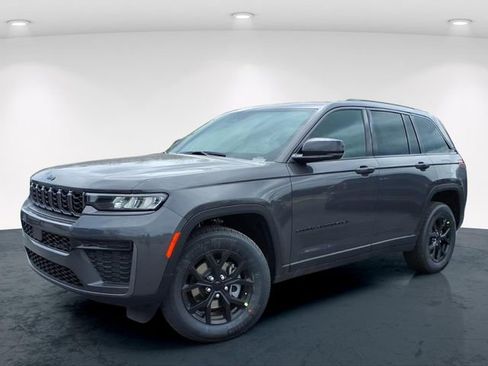 New 2026 Jeep Grand Cherokee Altitude AWD/4WD image 2