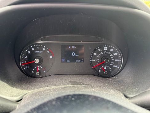 Used 2020 Kia Soul GT-Line FWD image 11