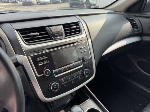 Used 2016 Nissan Altima 2.5 S w/ Power Driver Seat Package image 10