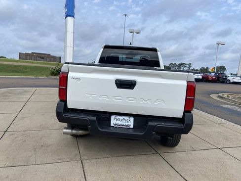 Used 2024 Toyota Tacoma SR RWD image 9