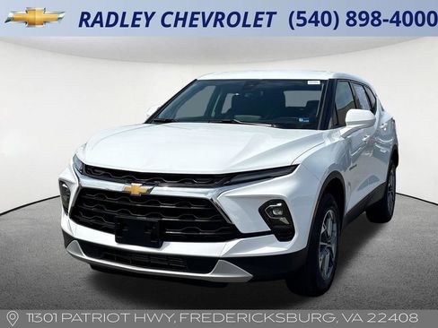 Certified 2025 Chevrolet Blazer LT FWD image 1