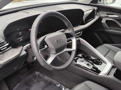 Certified 2025 Audi Q5 Premium w/ Convenience Package image 14