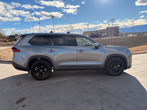 Used 2026 Toyota Grand Highlander Platinum image 9