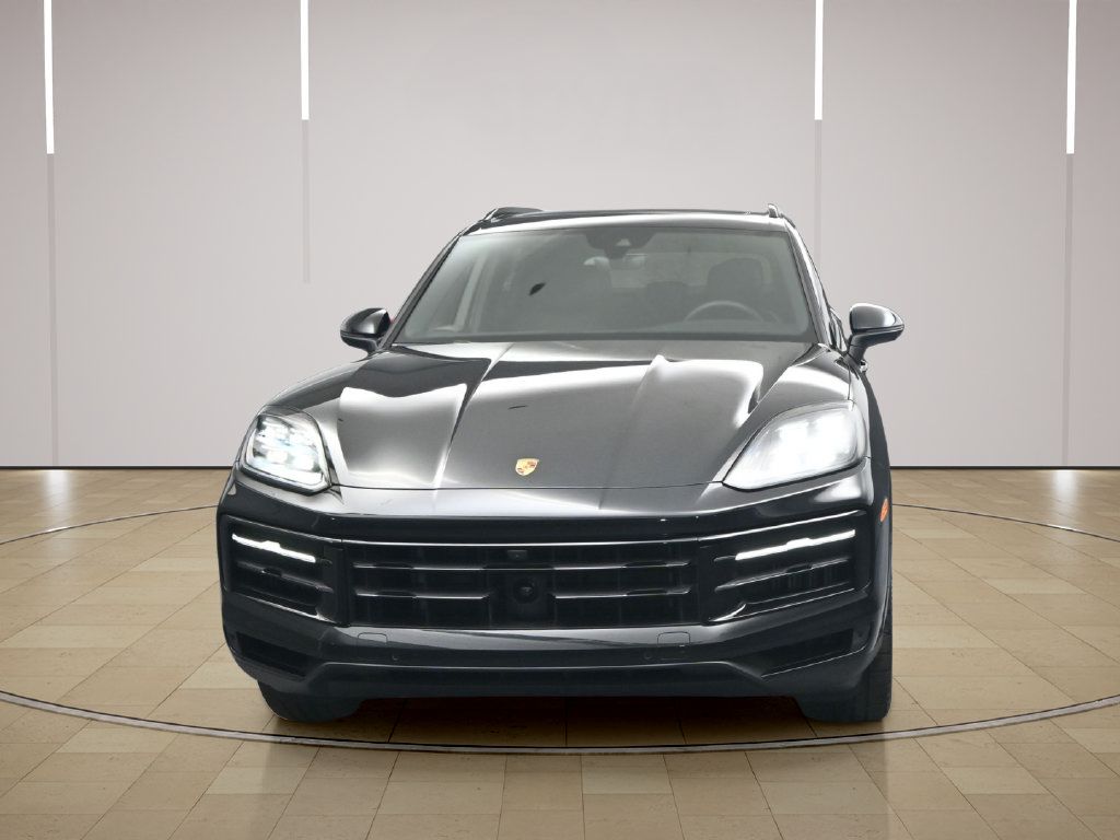 Certified 2025 Porsche Cayenne AWD/4WD image 25
