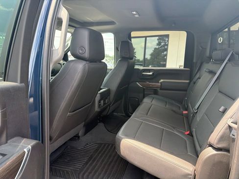 Used 2022 Chevrolet Silverado 2500 LT w/ Convenience Package AWD/4WD image 4
