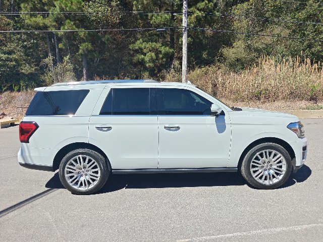 Used 2024 Ford Expedition Limited RWD image 2