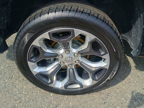 Used 2021 RAM 1500 Limited AWD/4WD image 11