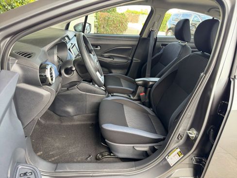 Used 2025 Nissan Versa SV image 36