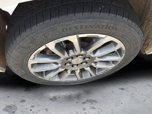 Used 2023 GMC Acadia Denali w/ Trailering Package AWD/4WD image 9