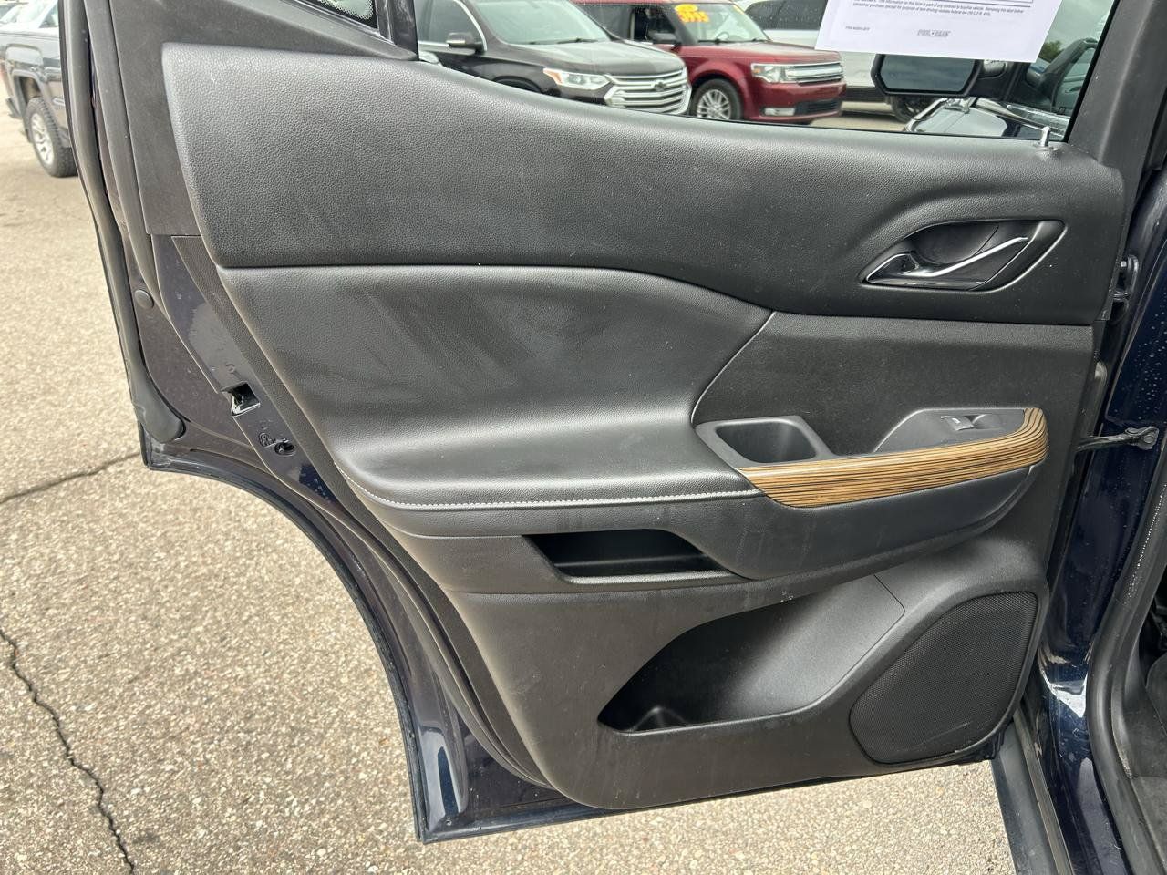 Used 2017 GMC Acadia SLE FWD image 14