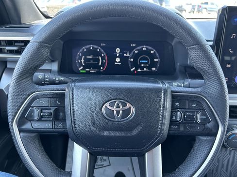 Used 2025 Toyota Tacoma TRD Off-Road AWD/4WD image 26