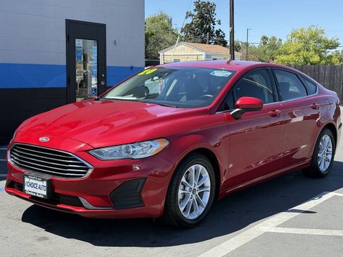 Used 2020 Ford Fusion SE FWD image 3