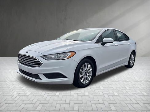 Used 2017 Ford Fusion S image 3