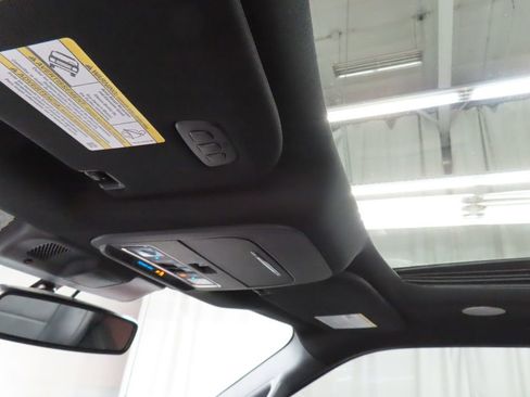 Used 2022 Ford F150 Lariat w/ Equipment Group 502A High image 24