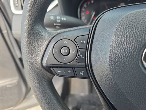 Used 2025 Toyota RAV4 XLE FWD image 21