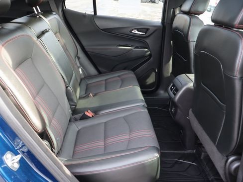 Used 2022 Chevrolet Equinox RS w/ Infotainment Package image 21