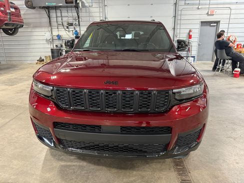 Used 2025 Jeep Grand Cherokee L Altitude AWD/4WD image 41