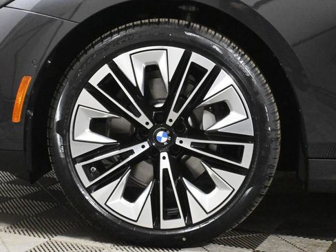 Used 2025 BMW 530i xDrive image 12