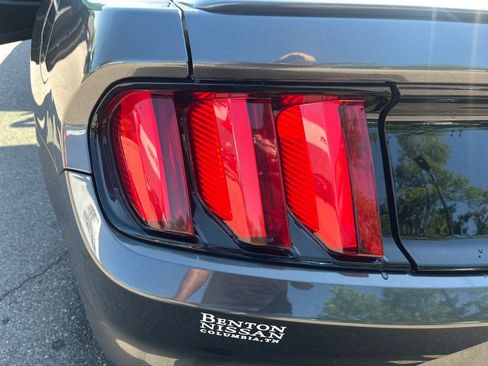 Used 2017 Ford Mustang Coupe RWD image 38