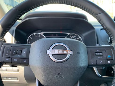 Used 2025 Nissan Rogue SV image 30