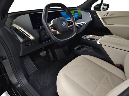Certified 2023 BMW iX xDrive50 w/ Premium Package AWD/4WD image 16