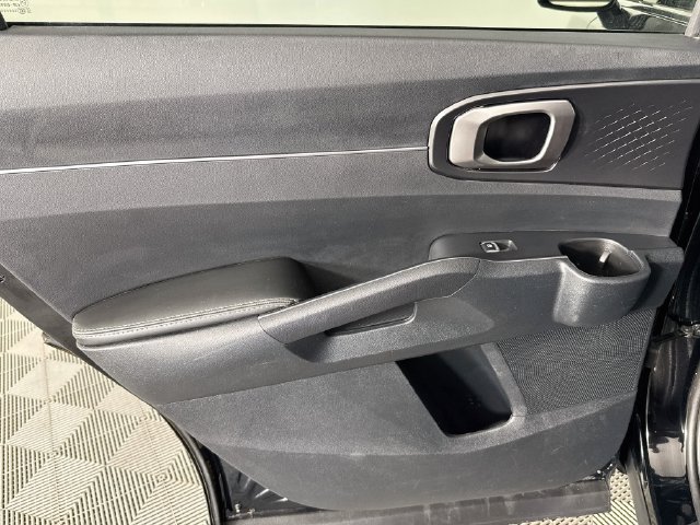 Used 2023 Kia Sorento LX FWD image 22