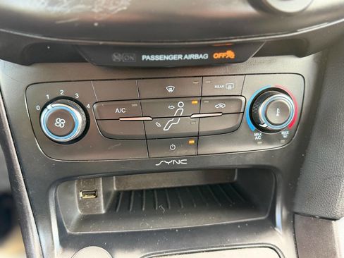 Used 2018 Ford Focus SE FWD image 17