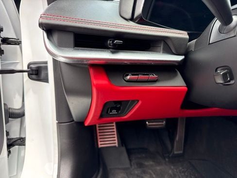 Used 2025 Chevrolet Corvette Z06 RWD image 19