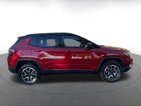 Used 2025 Jeep Compass Trailhawk image 11