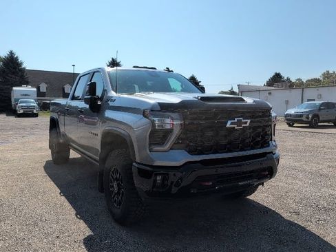 Used 2026 Chevrolet Silverado 2500 ZR2 w/ LPO, Dark Essentials Package AWD/4WD image 3