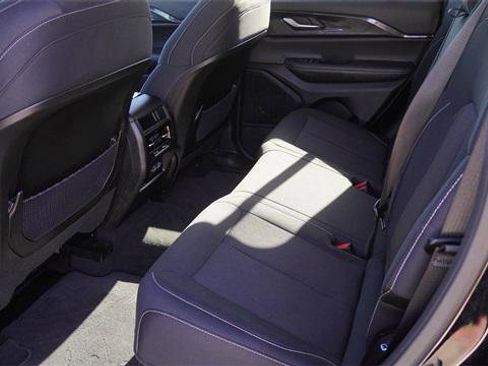 Certified 2023 Jeep Grand Cherokee Laredo w/ Luxury Tech Group I image 13