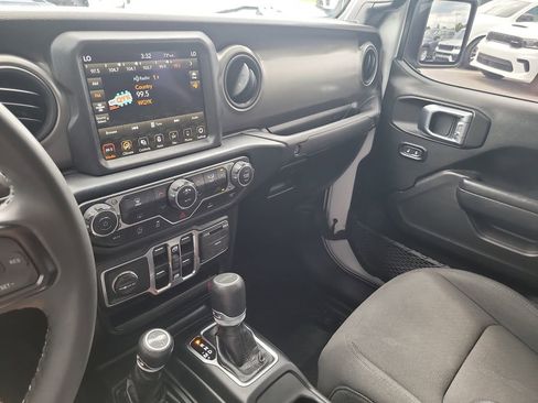 Certified 2023 Jeep Gladiator Sport AWD/4WD image 21