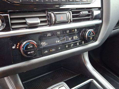 Certified 2023 Nissan Pathfinder SL w/ Lighting Package (N92) image 16