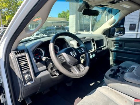 Used 2017 RAM 1500 Express w/ Express Value Package RWD image 17