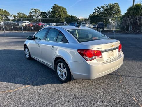 Used 2016 Chevrolet Cruze LT w/ Technology Package FWD image 3