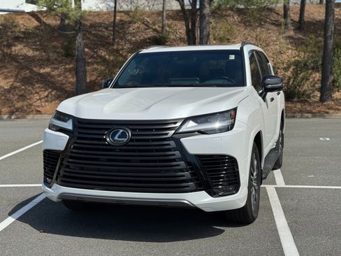 Used 2024 Lexus LX 600 MARK LEVINSON SOUND / APPEARAN w/ Appearance Package image 3