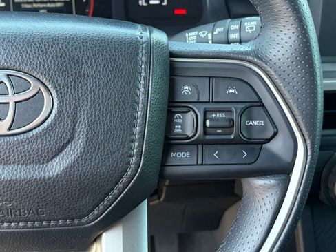 Used 2025 Toyota 4Runner SR5 AWD/4WD image 12