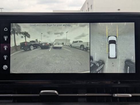 Certified 2022 Kia Carnival SX image 28