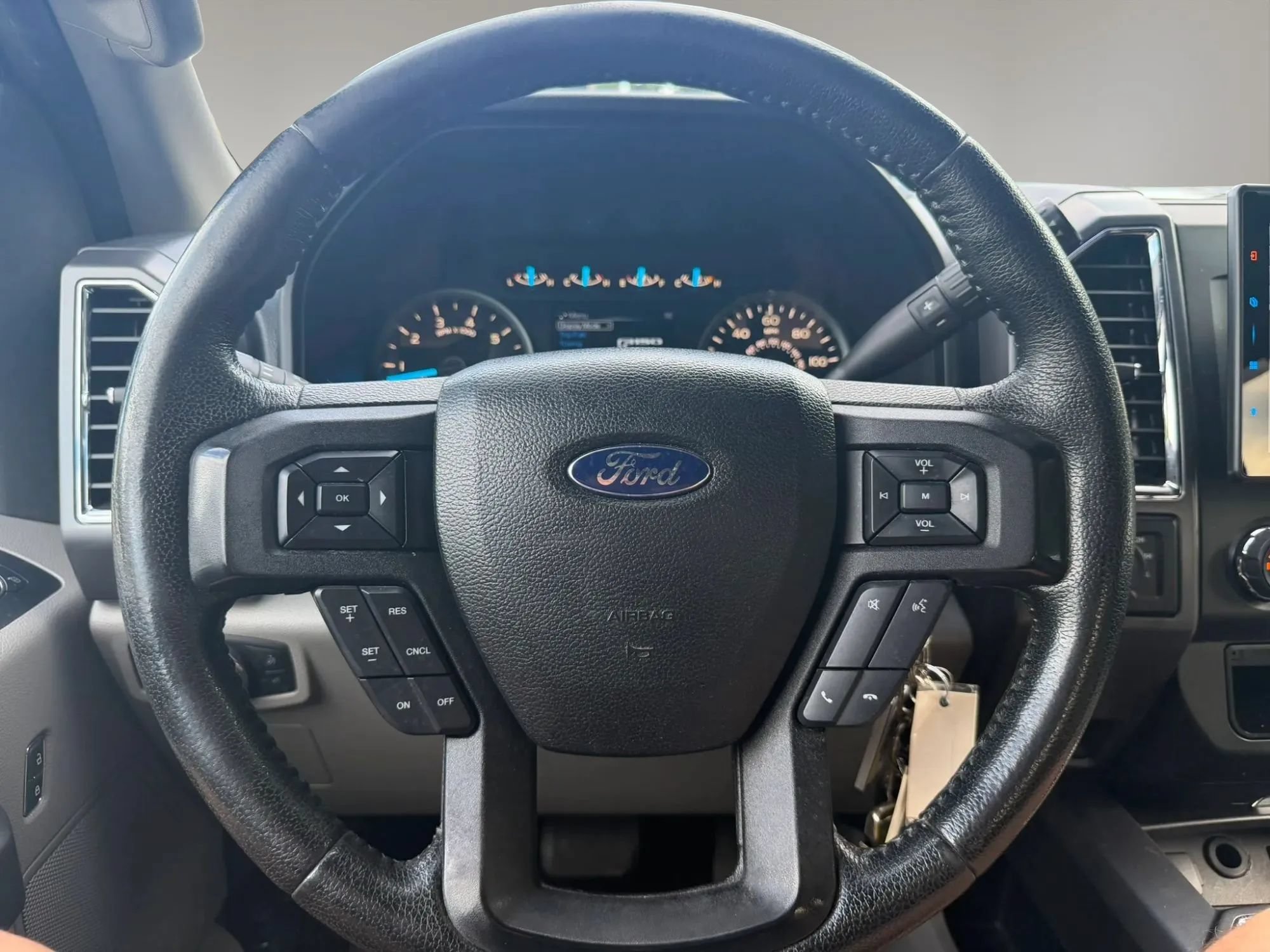 Used 2015 Ford F150 XLT w/ Equipment Group 301A Mid AWD/4WD image 14