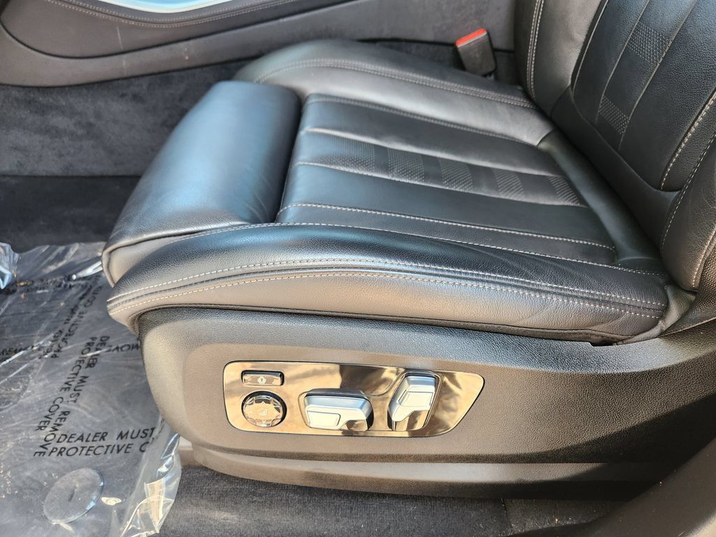 Used 2022 BMW X5 xDrive40i w/ Executive Package AWD/4WD image 14