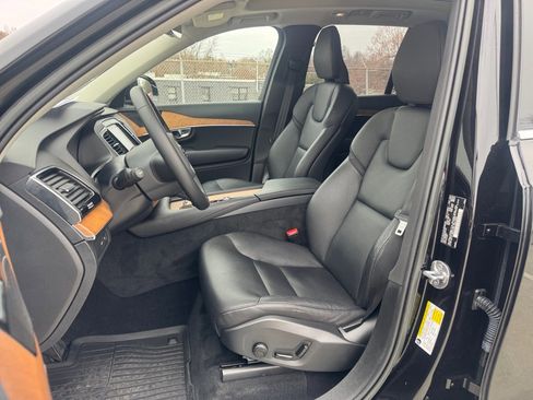 Certified 2023 Volvo XC90 T8 Plus w/ Protection Package Premier image 30