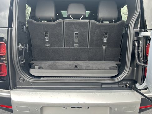 Used 2024 Land Rover Defender 130 S image 30