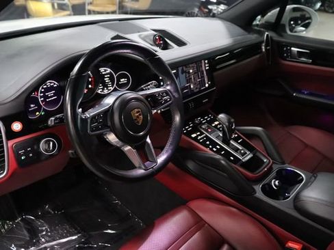 Used 2022 Porsche Cayenne Platinum Edition AWD/4WD image 13