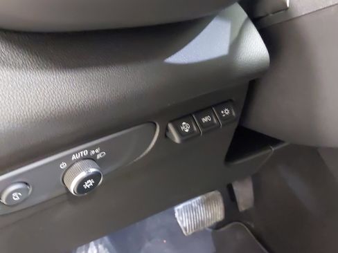 Certified 2021 Buick Envision Essence w/ Technology Package I image 23