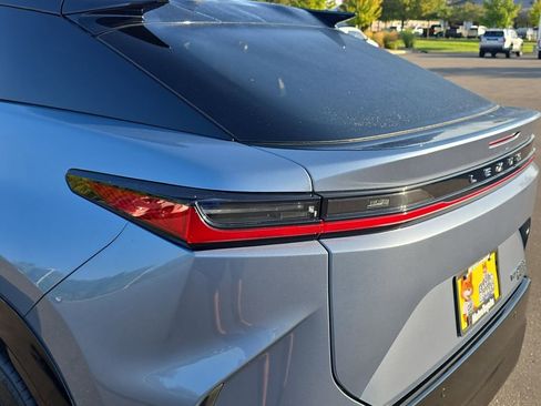 Used 2023 Lexus RZ 450e Premium image 37
