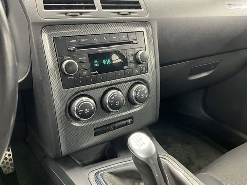 Used 2013 Dodge Challenger R/T image 9